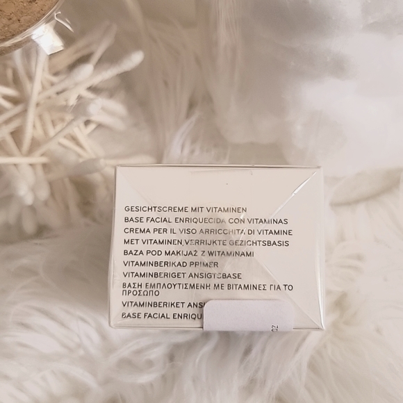 Bobbi Brown | Vitamin Enriched Face Base Full Size (FIRM ON PRICE) - Picture 5 of 9